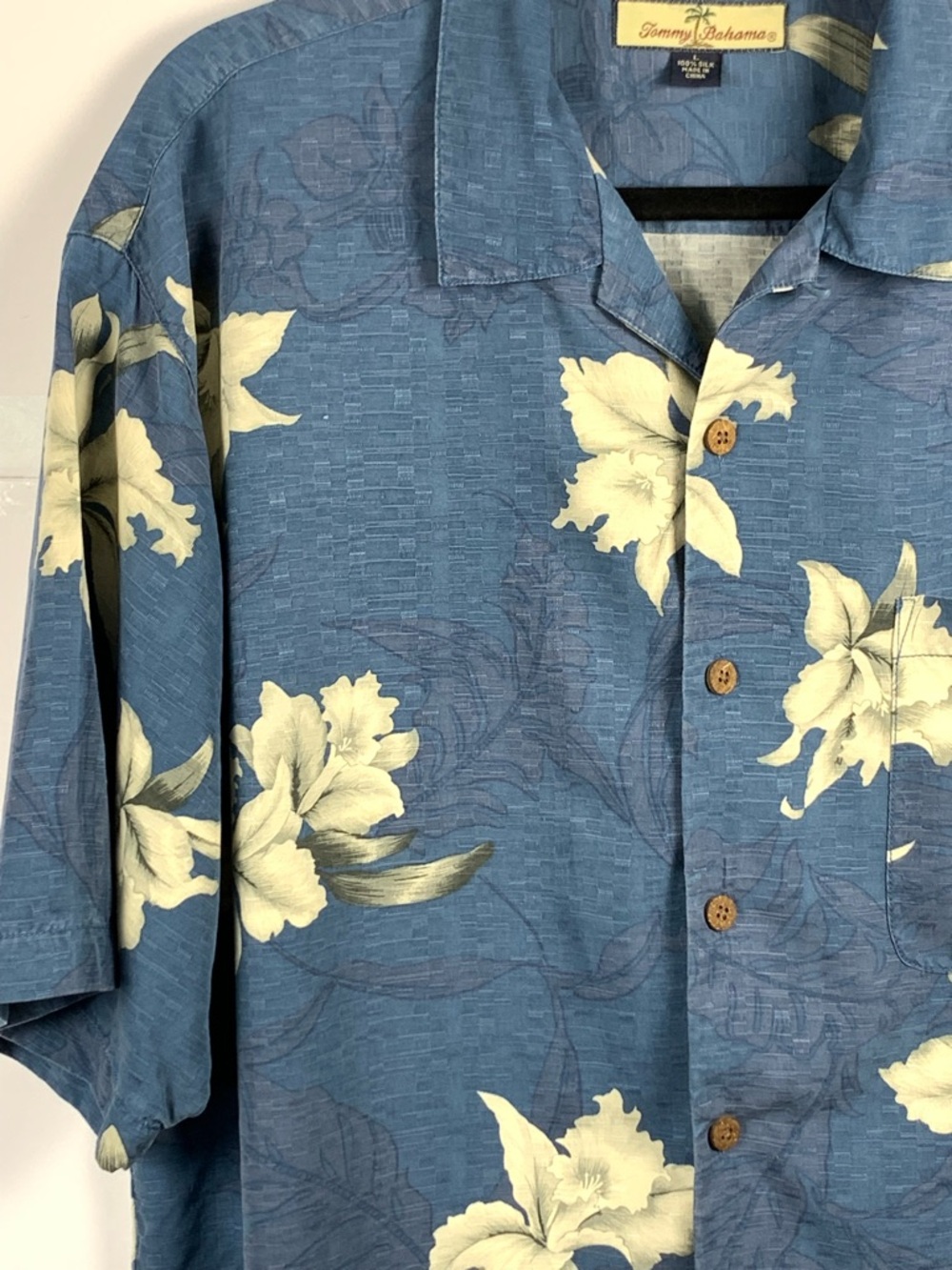 Tommy Bahama Men's L 100% Silk Hawaiian Aloha Shirt Blue Hibiscus Camp - Picture 5 of 13